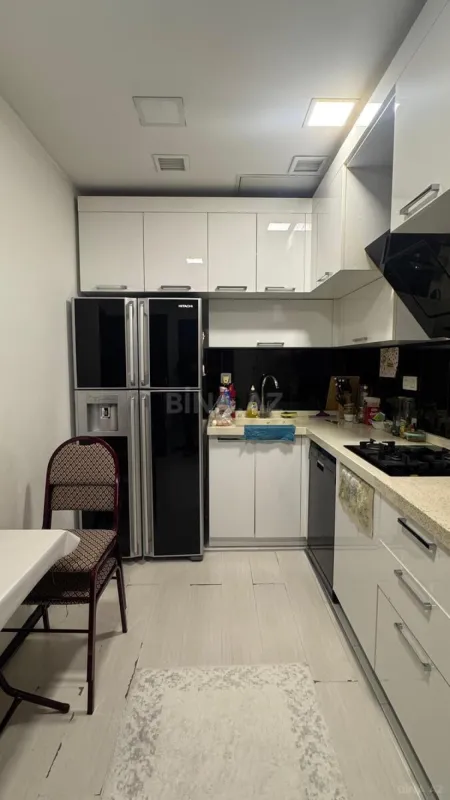 Kirayə verilir 4 otaqlı mənzil 112 m²