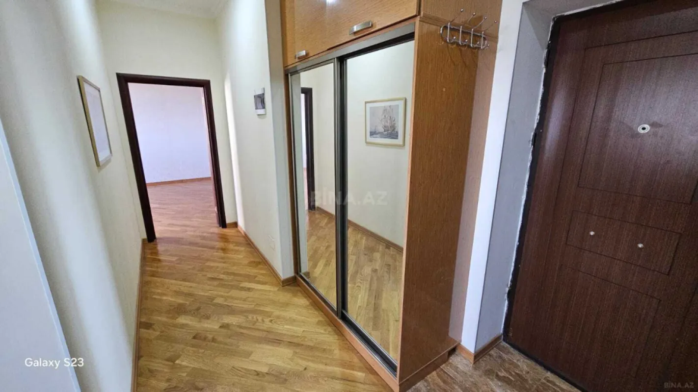 Kirayə verilir 2 otaqlı mənzil 73 m²