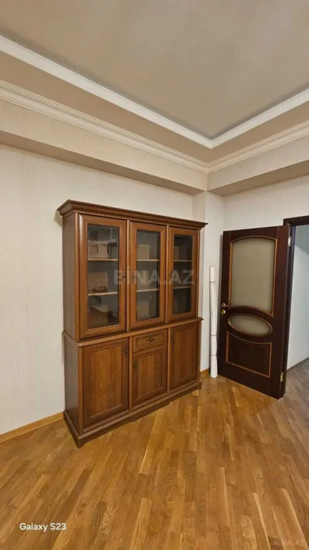 Kirayə verilir 2 otaqlı mənzil 73 m²