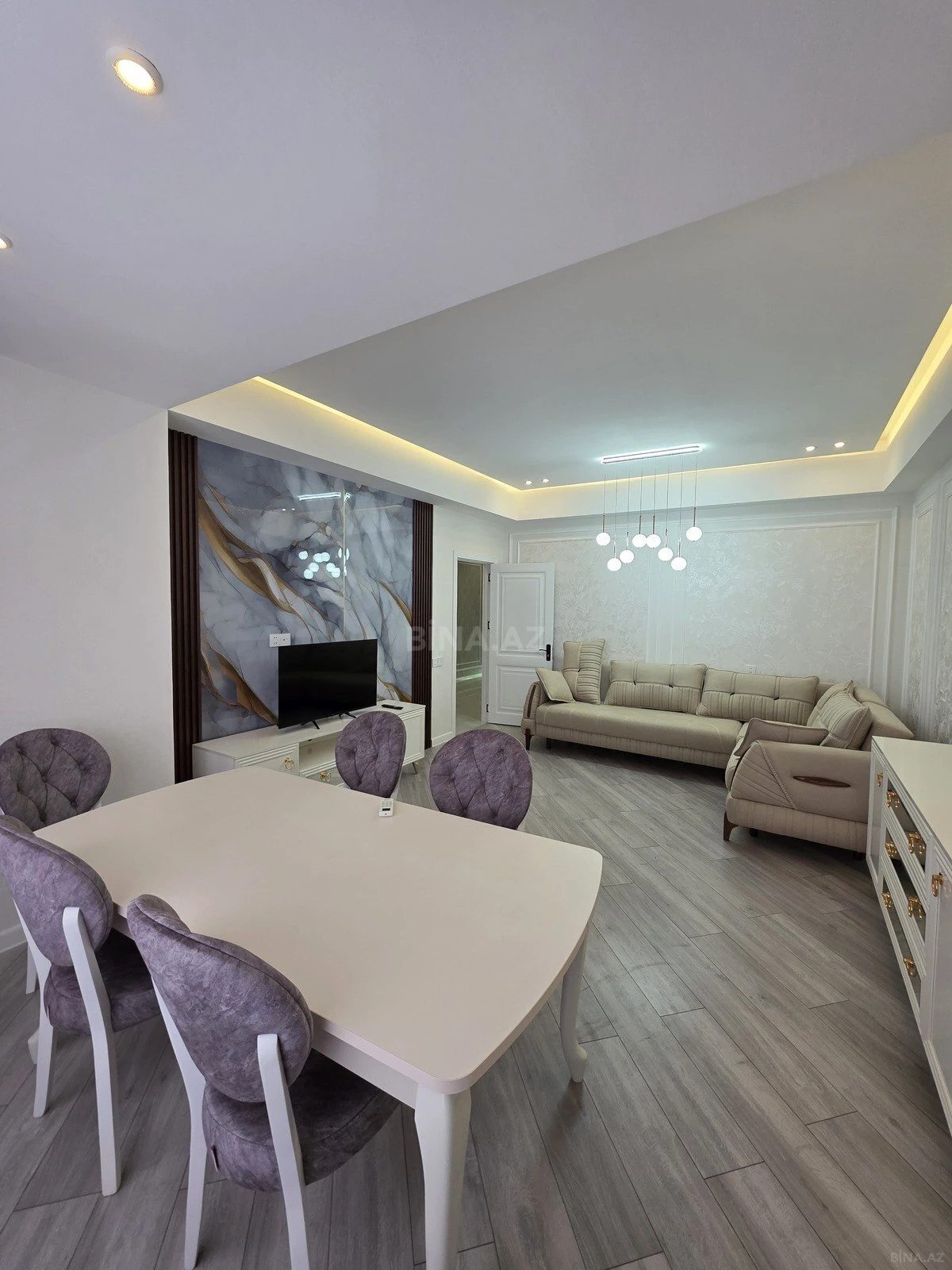 Satılır 2 otaqlı mənzil 111 m²