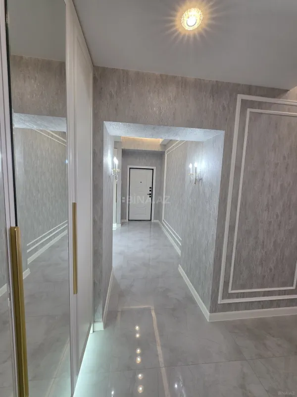 Satılır 2 otaqlı mənzil 111 m²