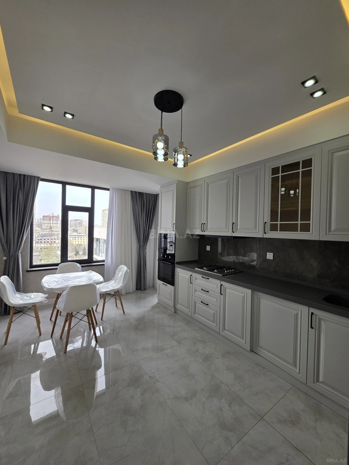 Satılır 2 otaqlı mənzil 111 m²
