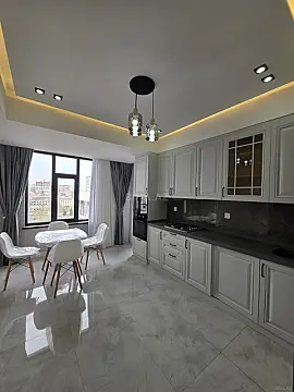 Satılır 2 otaqlı mənzil 111 m²