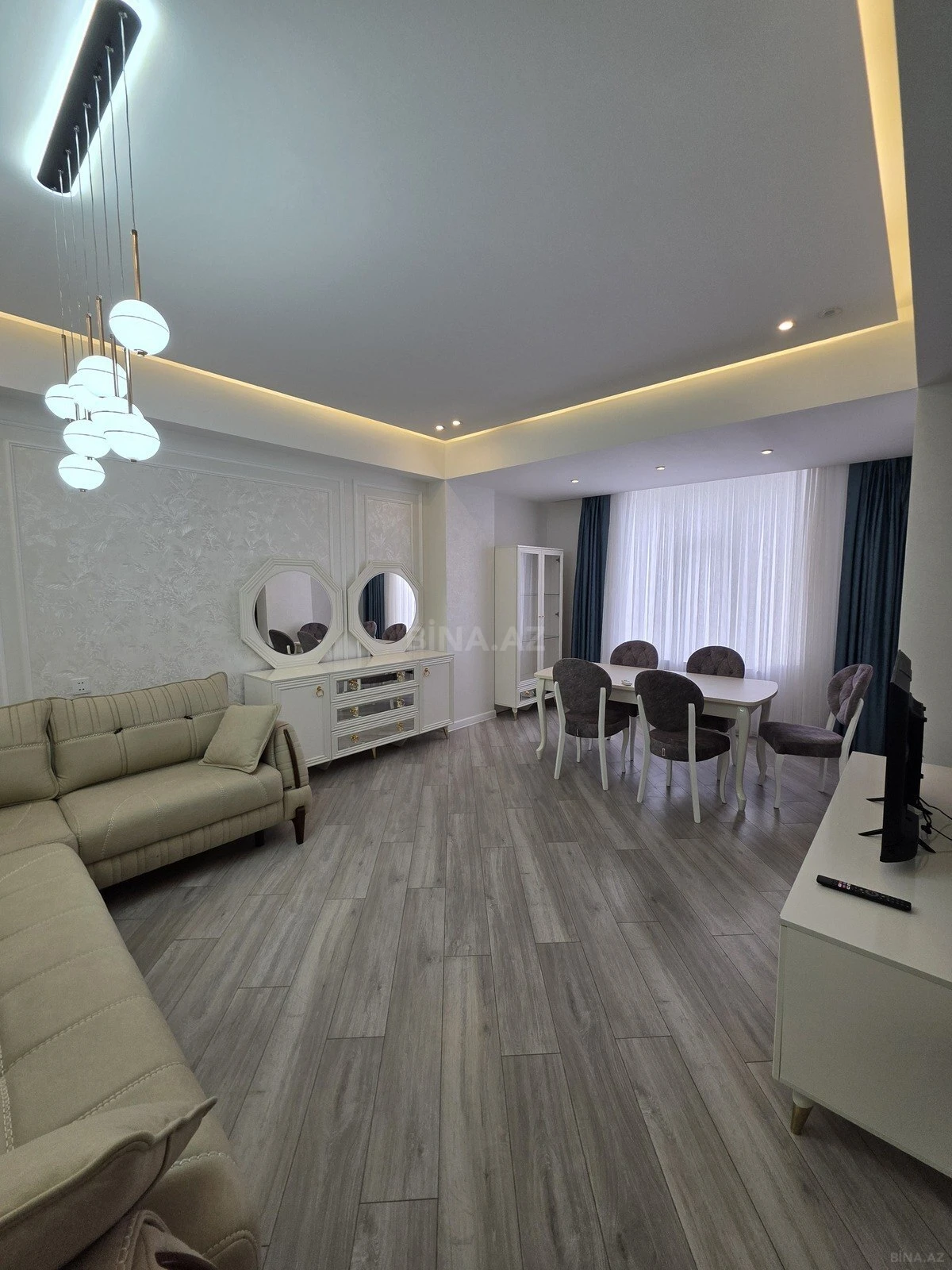Satılır 2 otaqlı mənzil 111 m²
