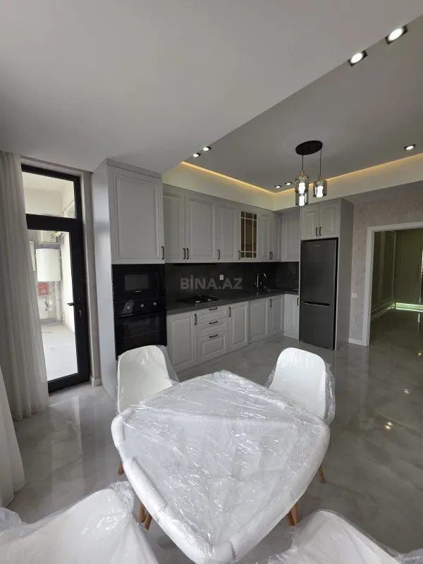 Satılır 2 otaqlı mənzil 111 m²