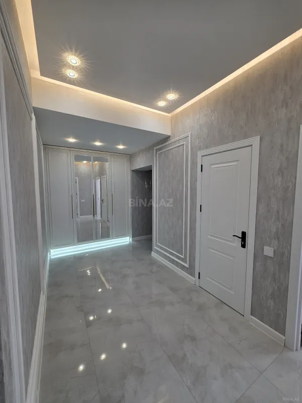 Satılır 2 otaqlı mənzil 111 m²
