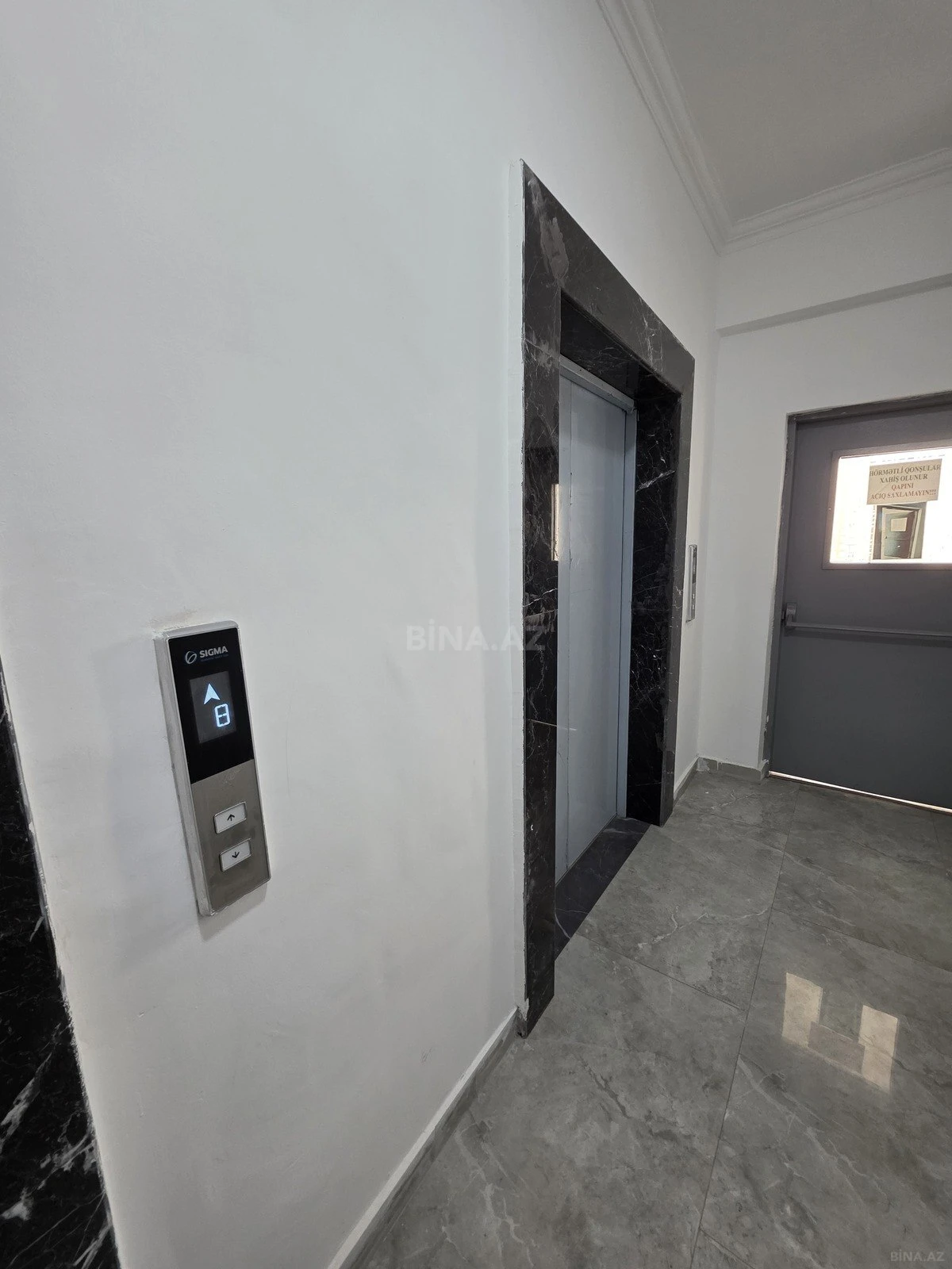 Satılır 2 otaqlı mənzil 111 m²
