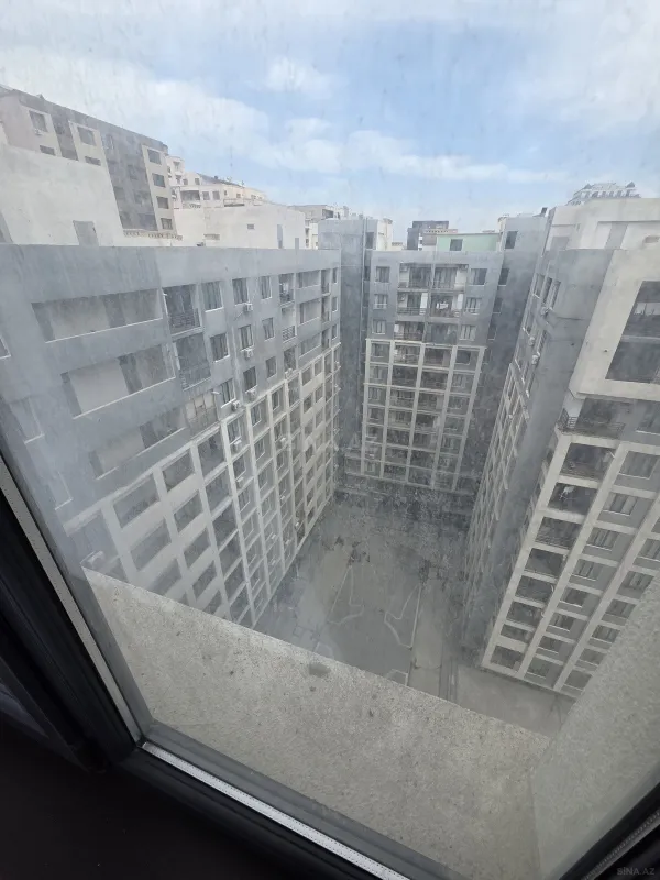 Satılır 2 otaqlı mənzil 111 m²
