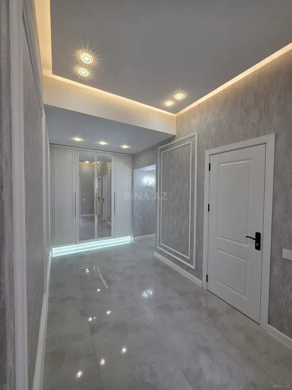 Satılır 2 otaqlı mənzil 111 m²