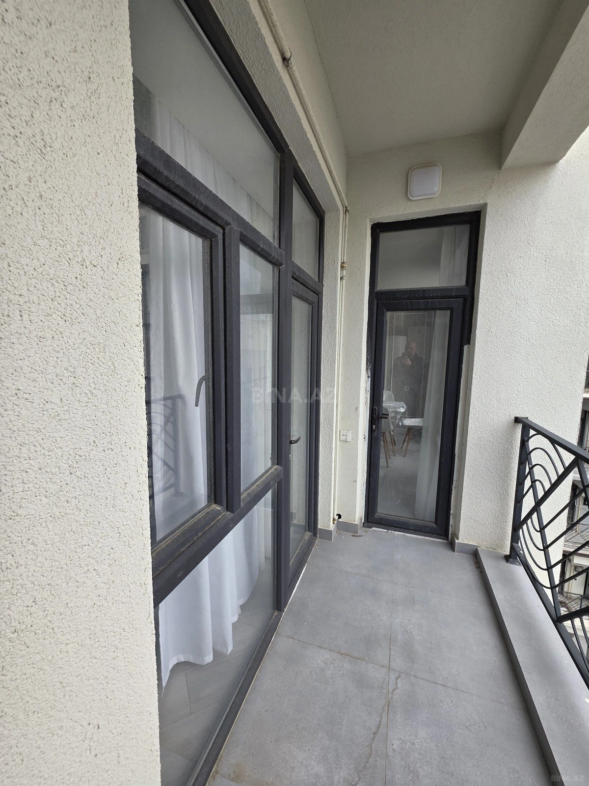 Satılır 2 otaqlı mənzil 111 m²