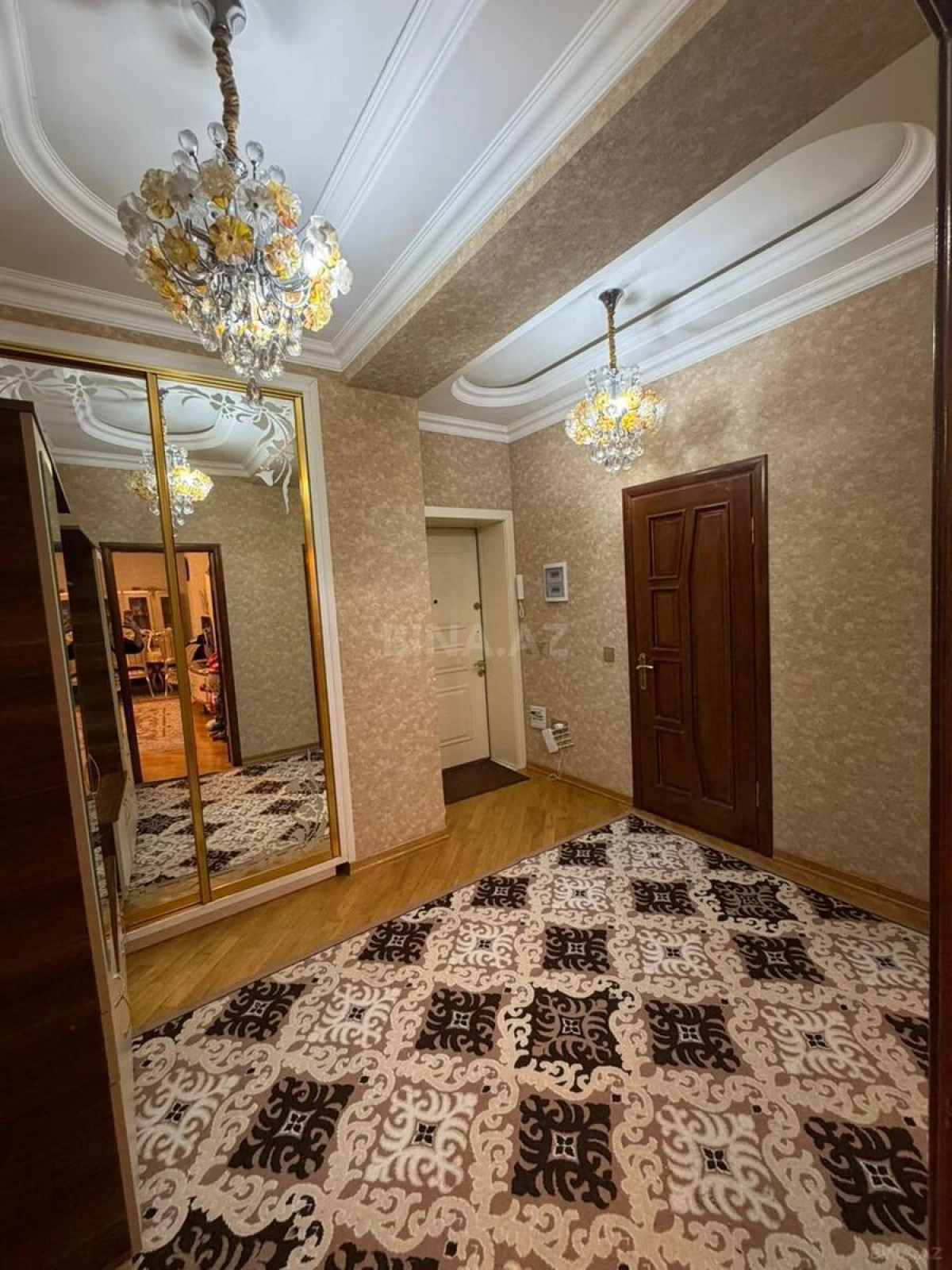 Satılır 2 otaqlı mənzil 100 m²