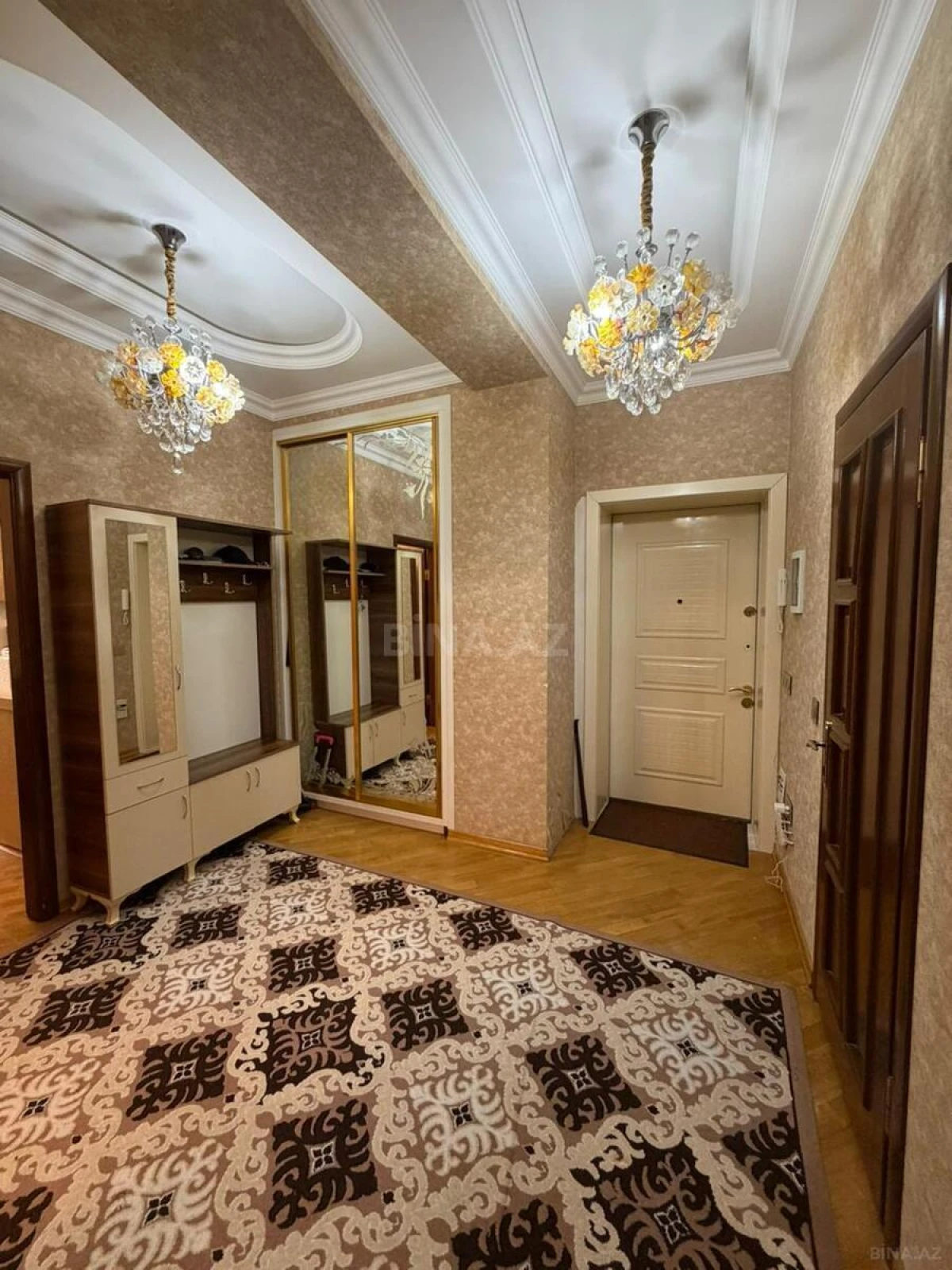 Satılır 2 otaqlı mənzil 100 m²