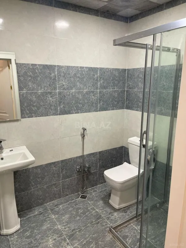 Satılır 2 otaqlı mənzil 82 m²