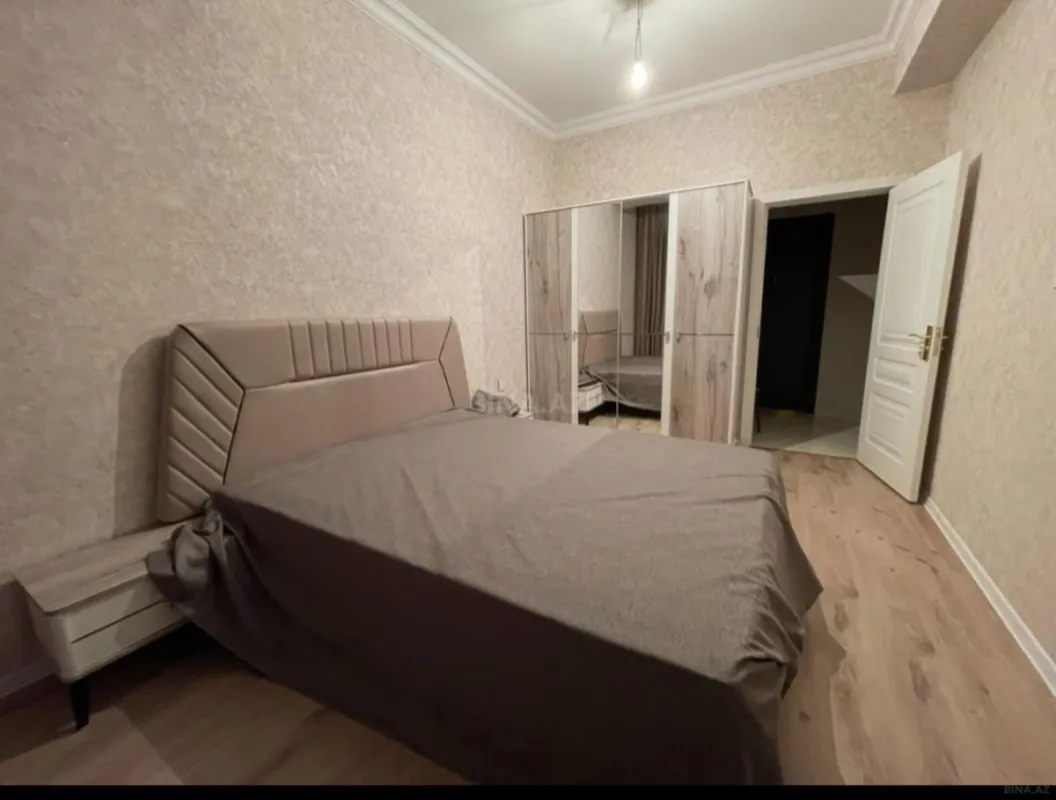 Satılır 2 otaqlı mənzil 82 m²