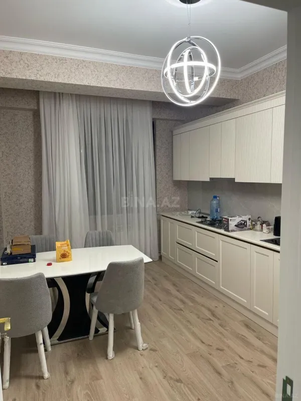 Satılır 2 otaqlı mənzil 82 m²