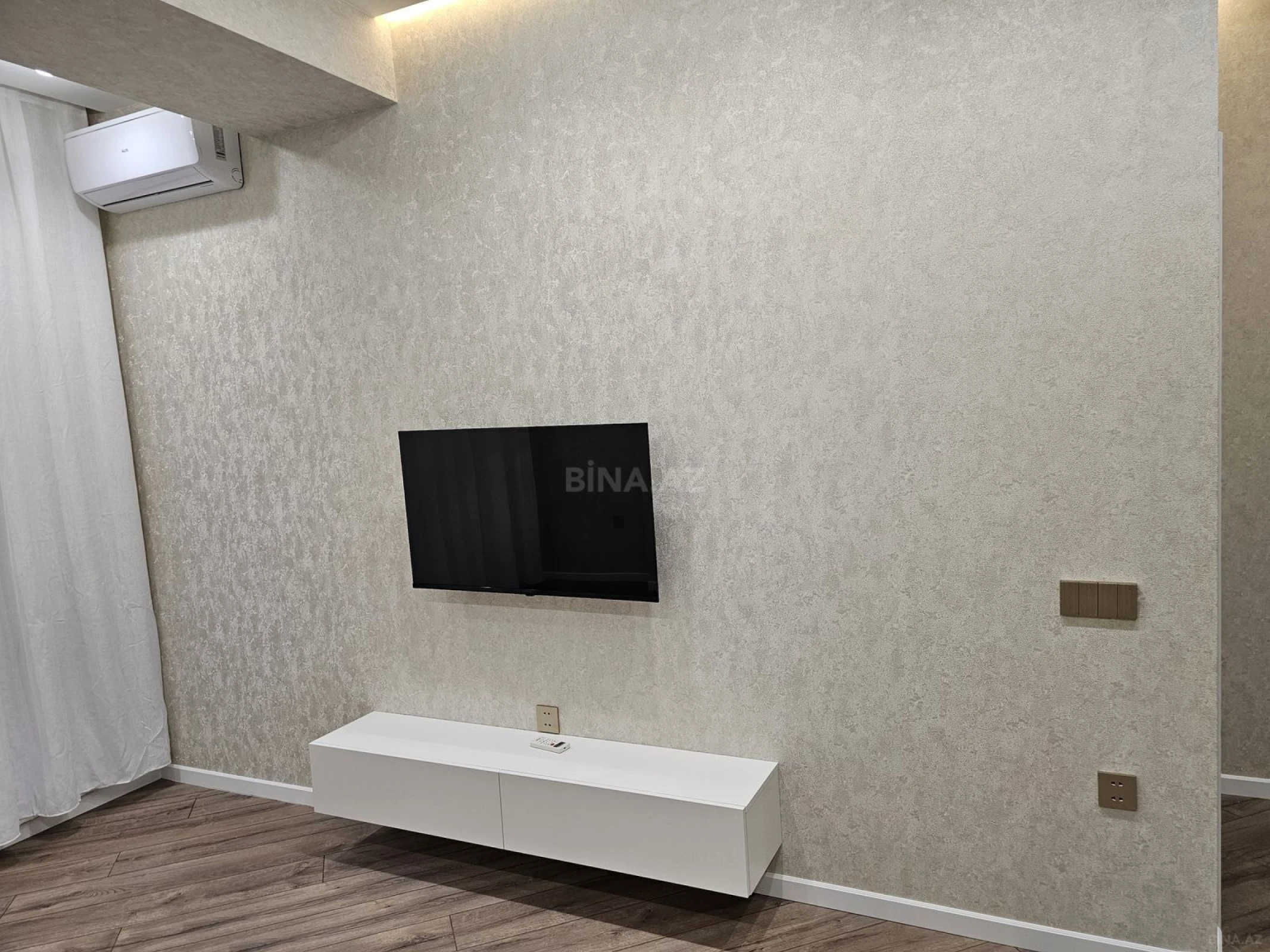 Kirayə verilir 2 otaqlı mənzil 65 m²