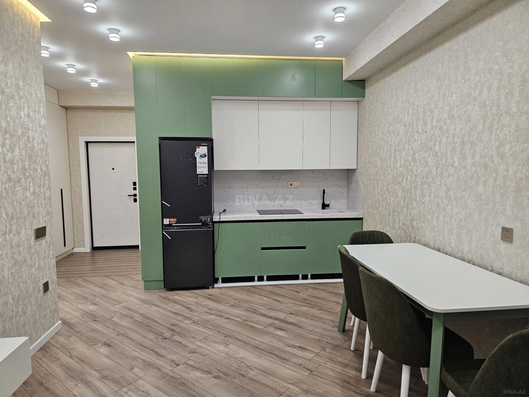 Kirayə verilir 2 otaqlı mənzil 65 m²