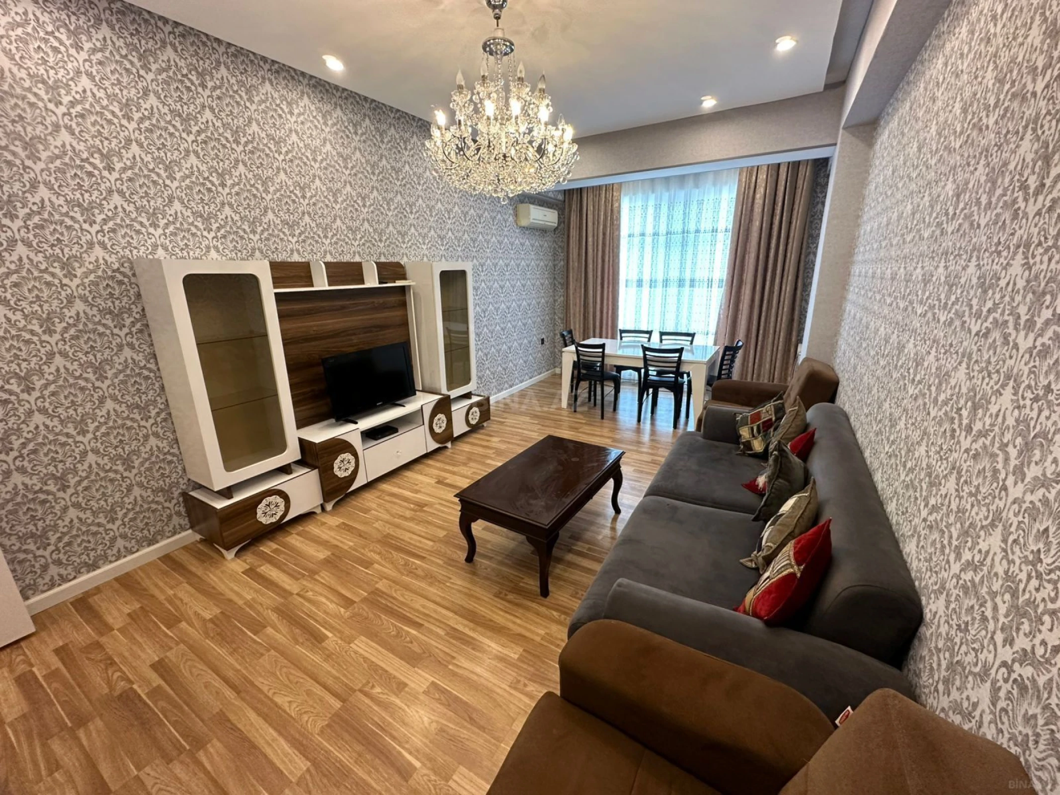 Kirayə verilir 3 otaqlı mənzil 120 m²