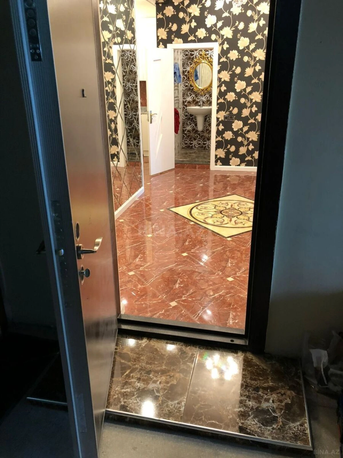 Kirayə verilir 3 otaqlı mənzil 120 m²