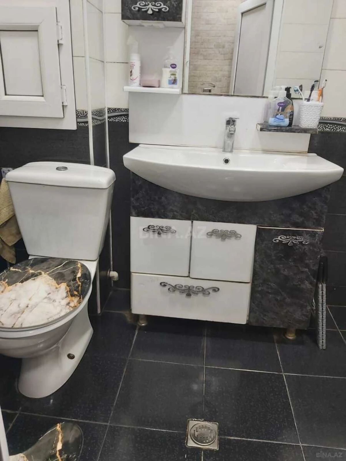 Satılır 2 otaqlı mənzil 65 m²