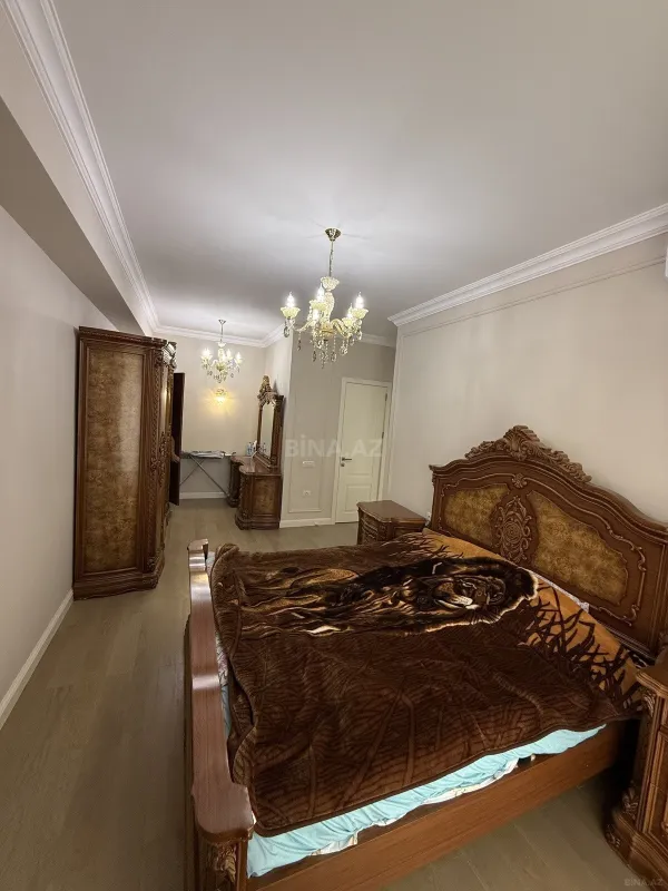 Kirayə verilir 4 otaqlı mənzil 130 m²