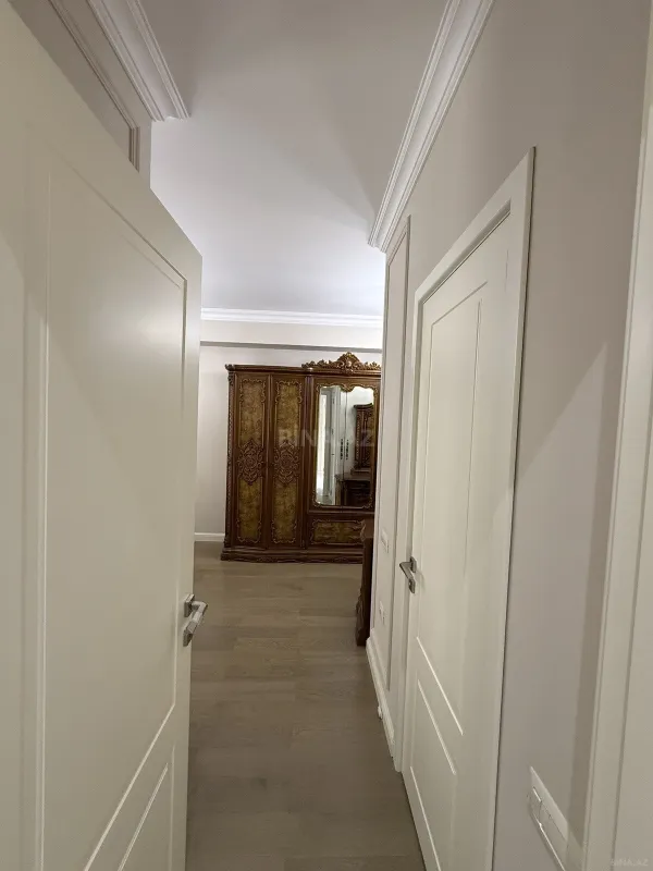 Kirayə verilir 4 otaqlı mənzil 130 m²