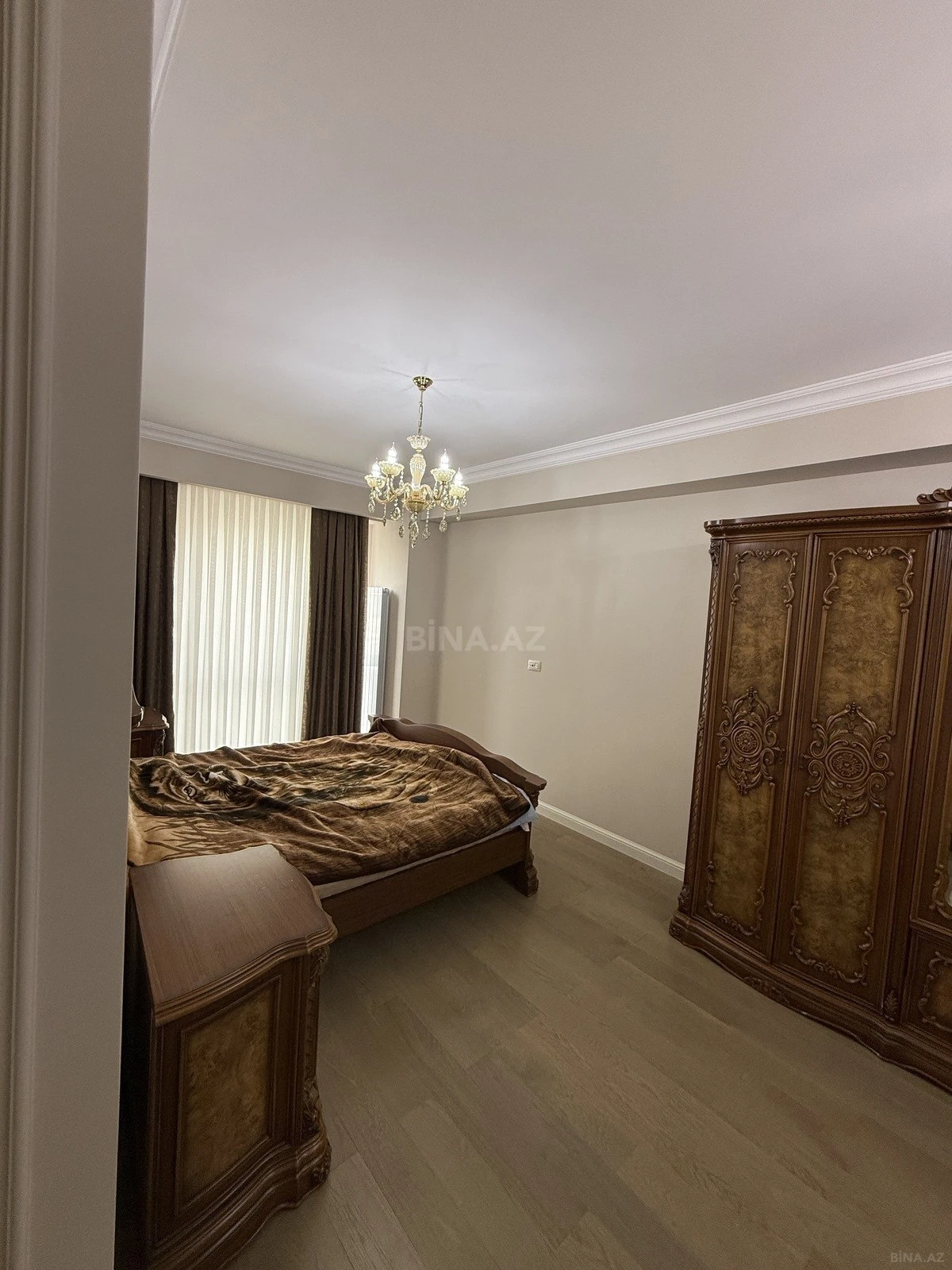 Kirayə verilir 4 otaqlı mənzil 130 m²