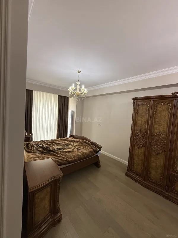 Kirayə verilir 4 otaqlı mənzil 130 m²