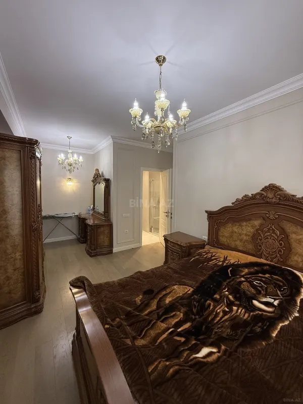 Kirayə verilir 4 otaqlı mənzil 130 m²