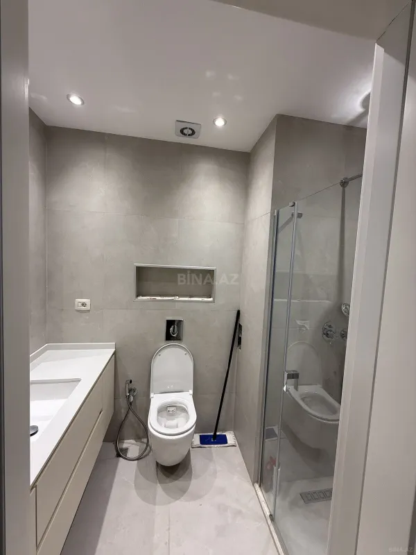 Kirayə verilir 4 otaqlı mənzil 130 m²
