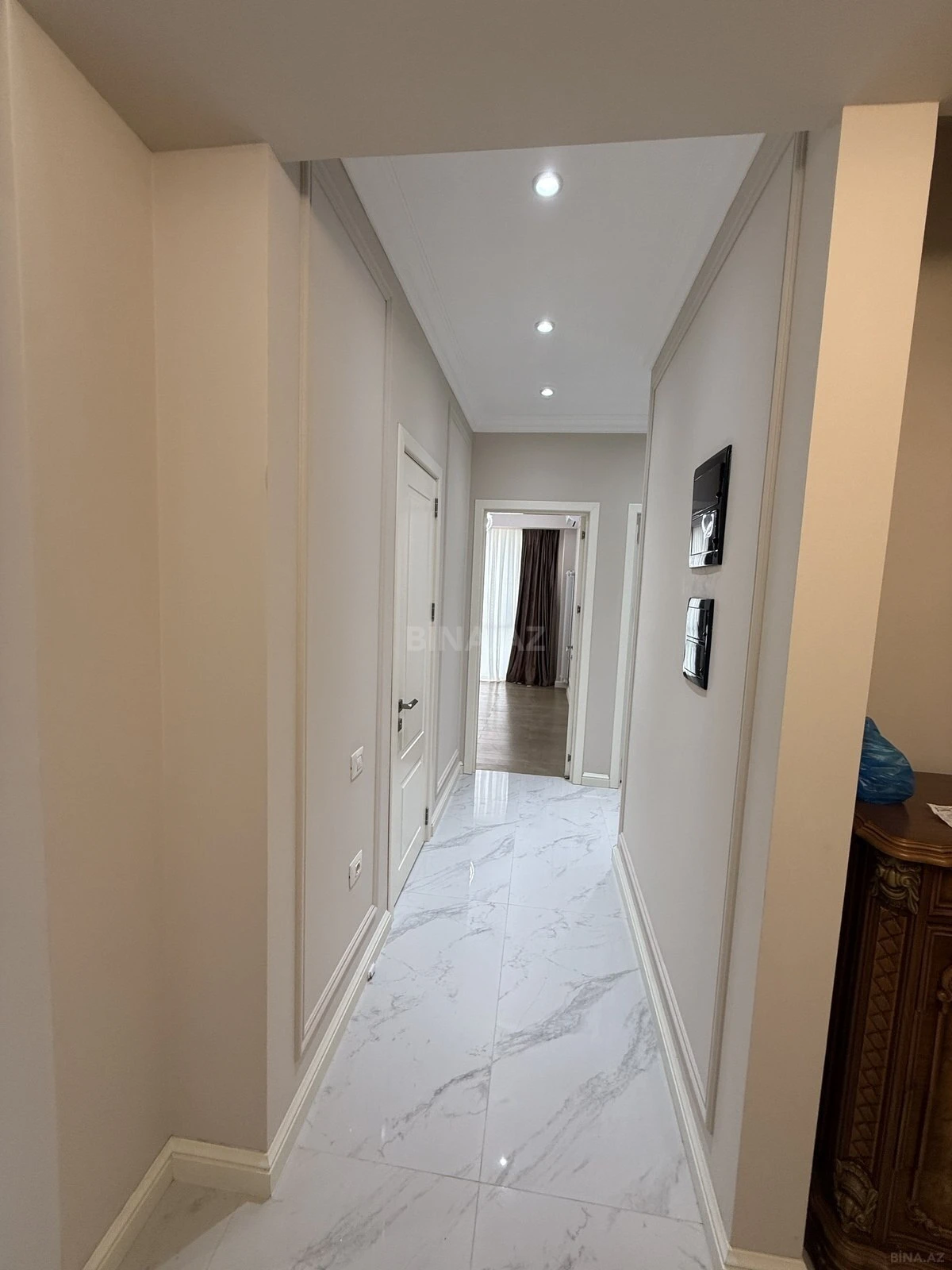 Kirayə verilir 4 otaqlı mənzil 130 m²