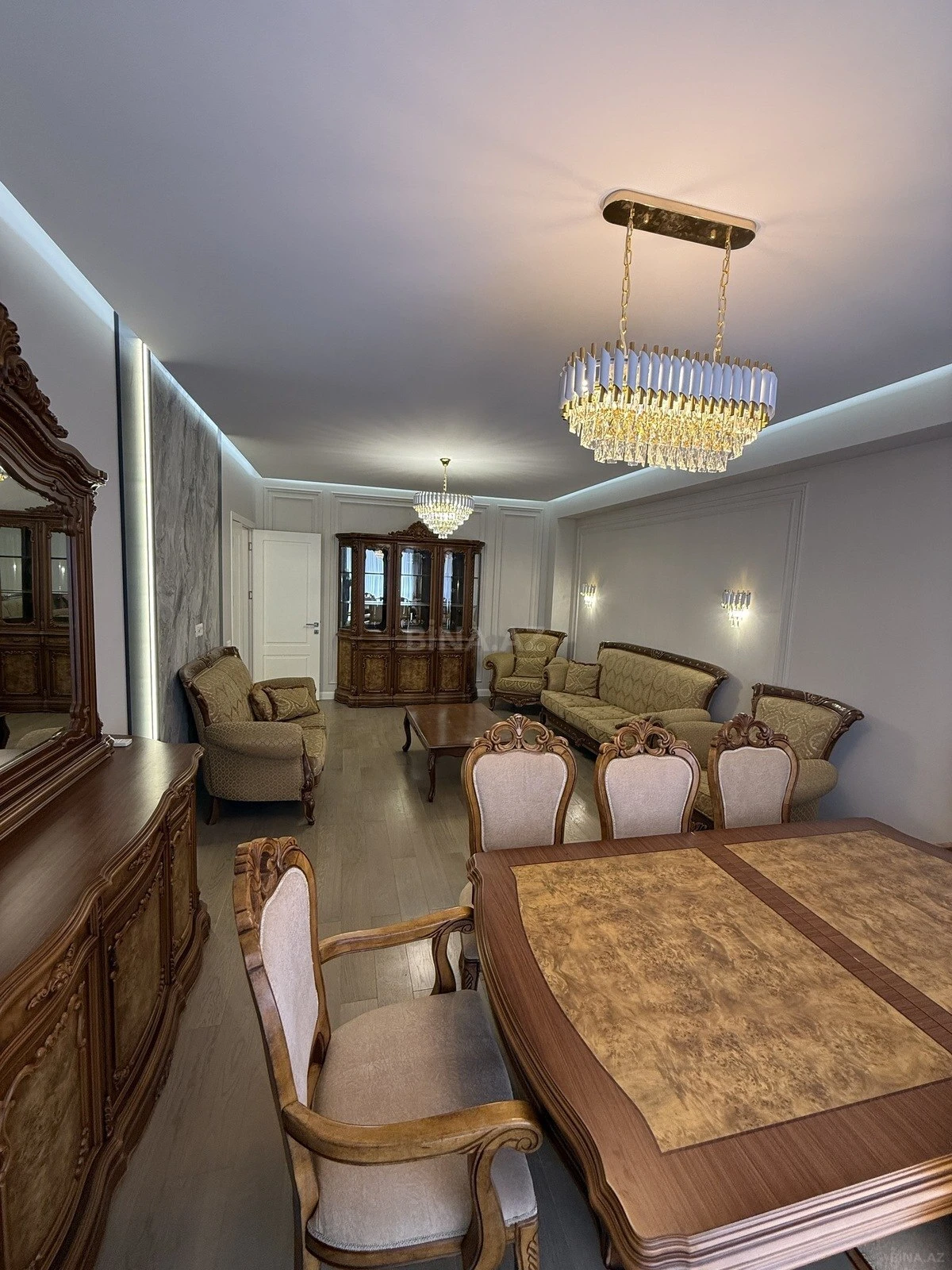 Kirayə verilir 4 otaqlı mənzil 130 m²