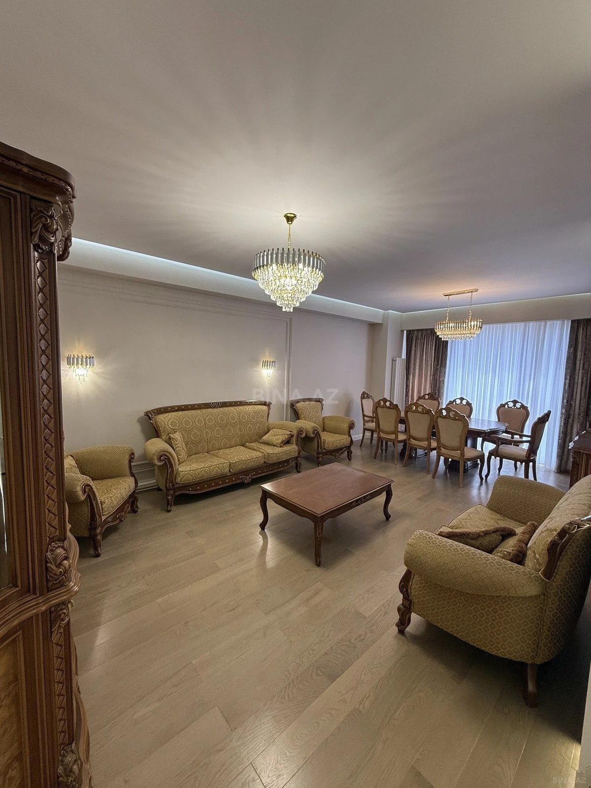 Kirayə verilir 4 otaqlı mənzil 130 m²