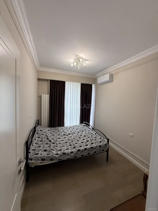 Kirayə verilir 4 otaqlı mənzil 130 m²