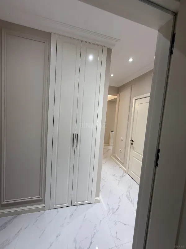 Kirayə verilir 4 otaqlı mənzil 130 m²
