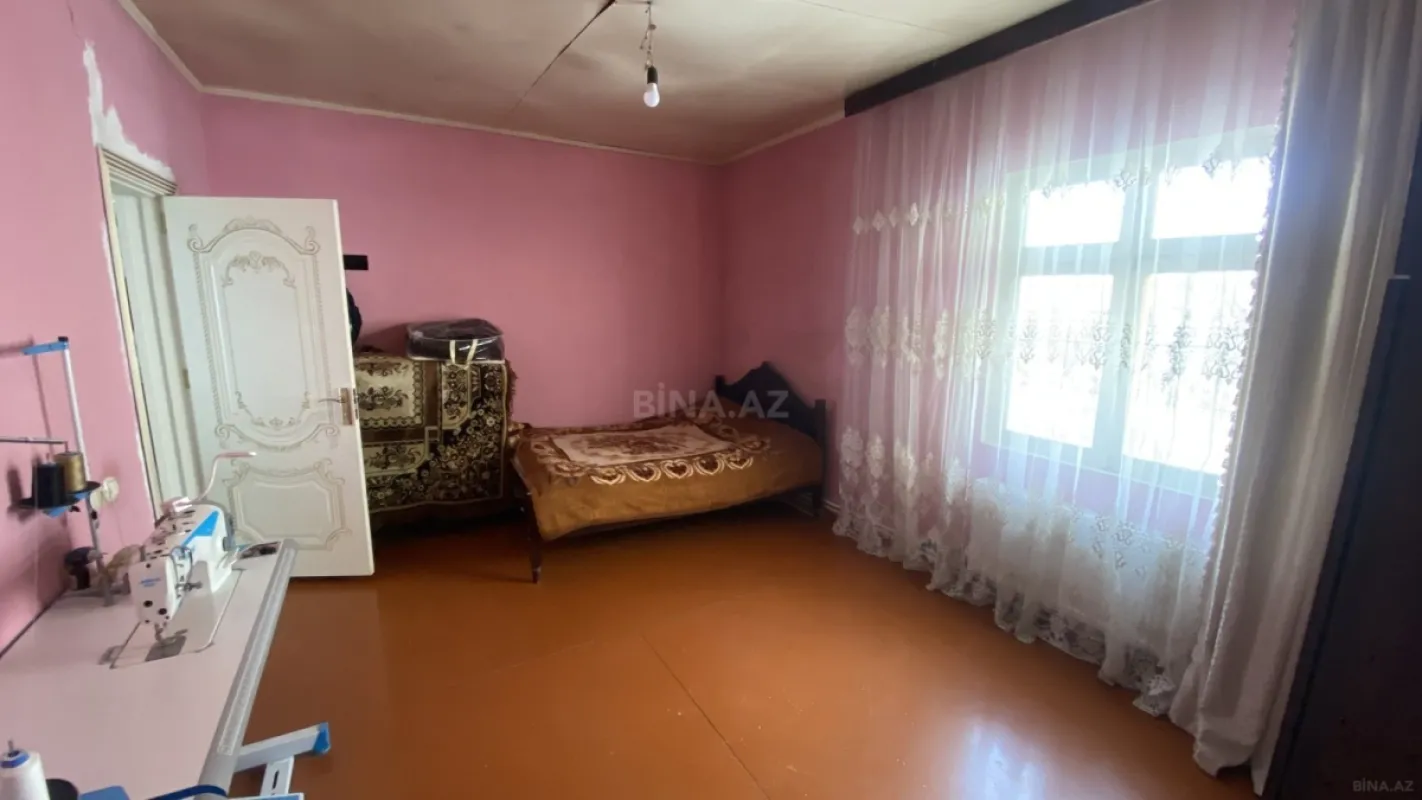 Satılır 5 otaqlı həyət evi 132 m²