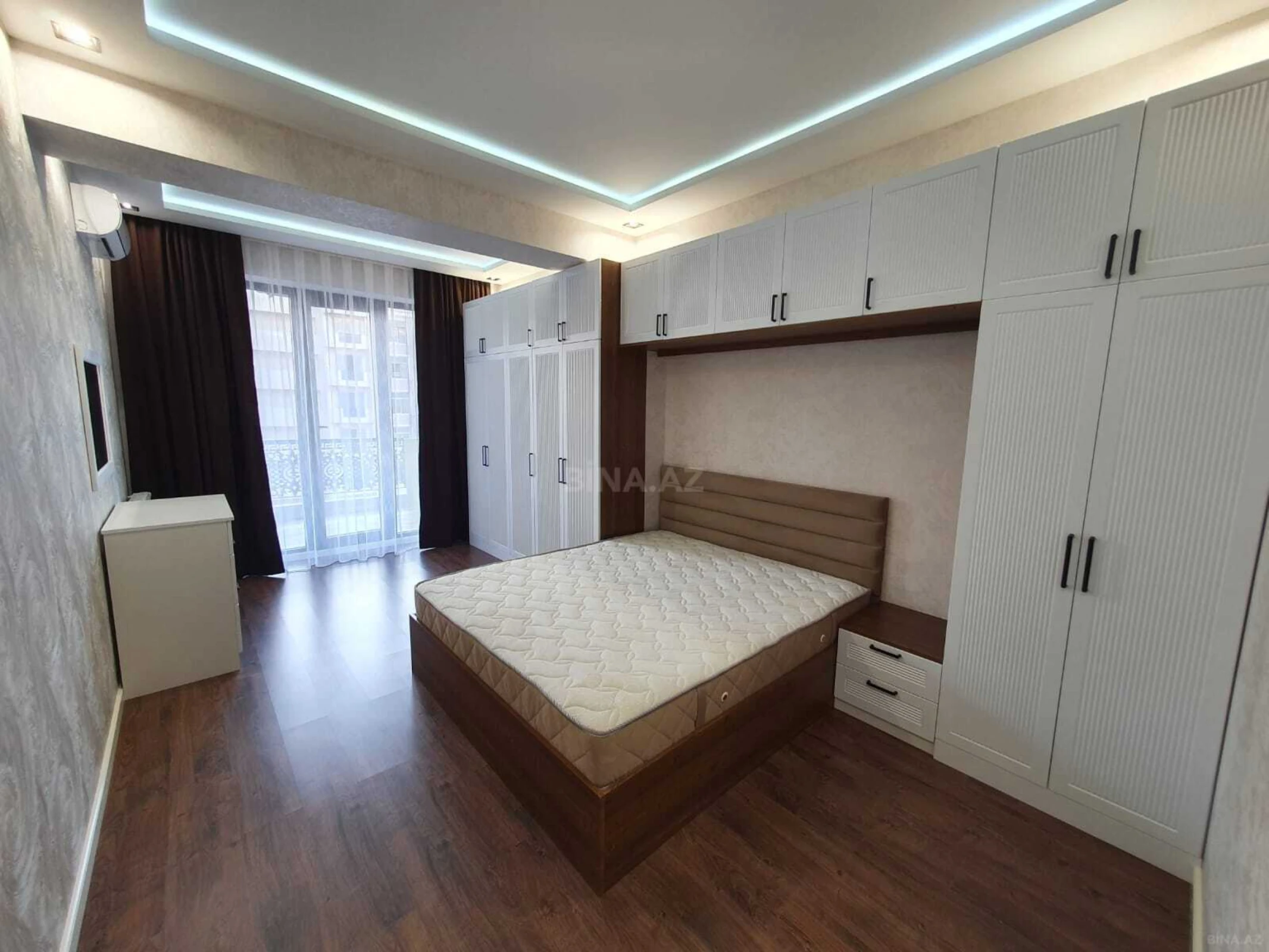 Kirayə verilir 2 otaqlı mənzil 85 m²