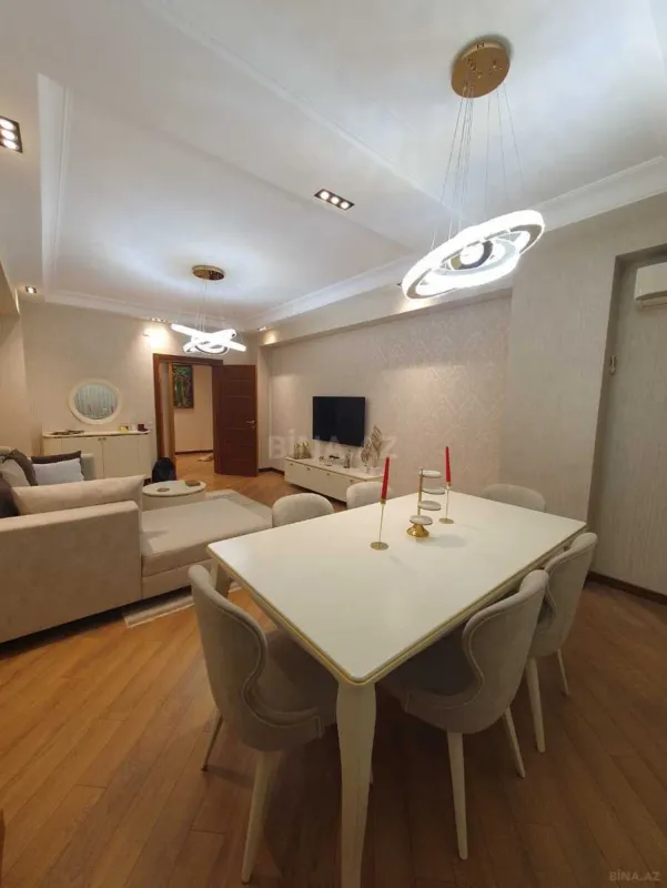 Satılır 4 otaqlı mənzil 130 m²