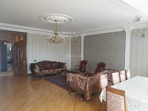 Satılır 4 otaqlı mənzil 230 m² — Bakı 4 otaq 230.00 m²