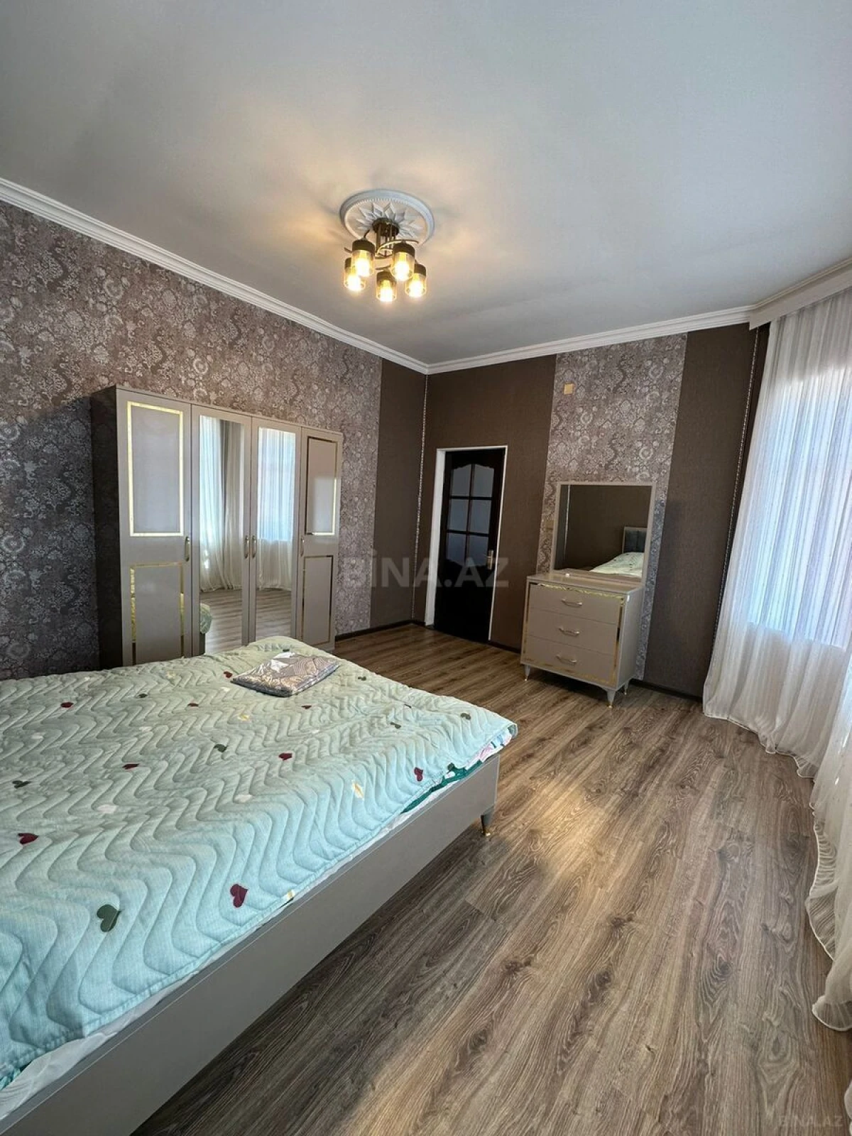 Kirayə verilir 5 otaqlı həyət evi 200 m²