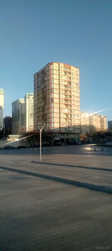 Satılır 2 otaqlı mənzil 81 m²