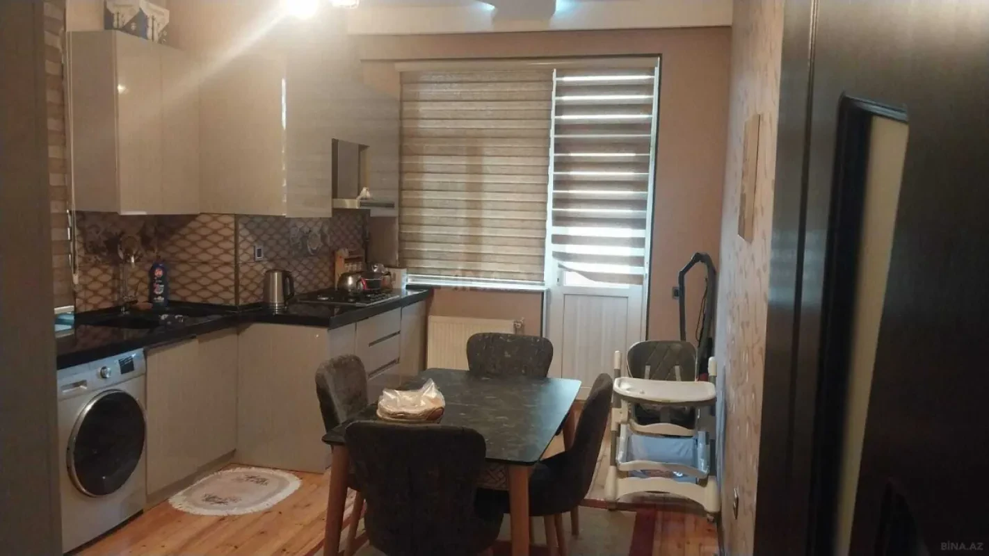 Kirayə verilir 2 otaqlı mənzil 105 m²
