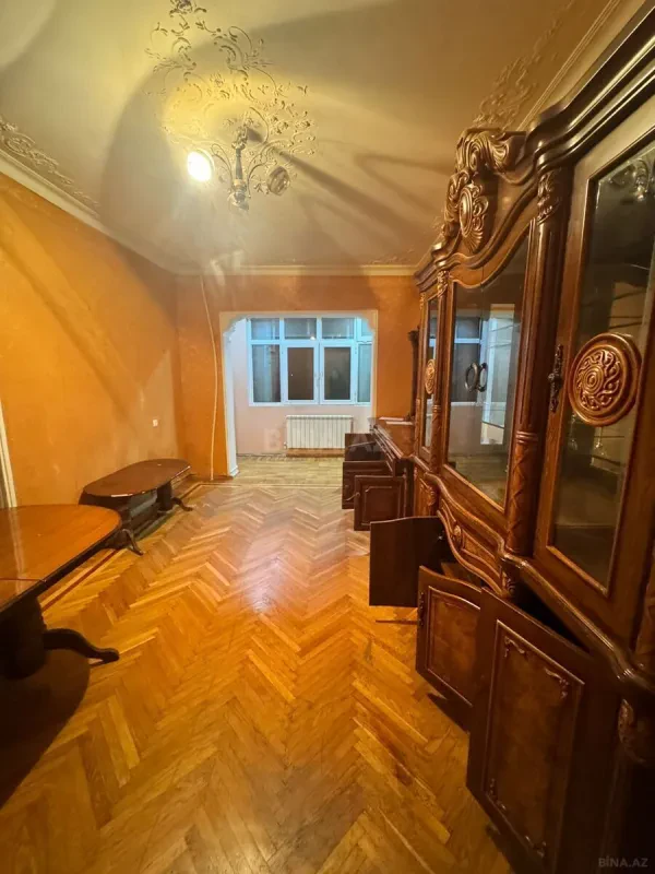 Kirayə verilir 2 otaqlı mənzil 65 m²