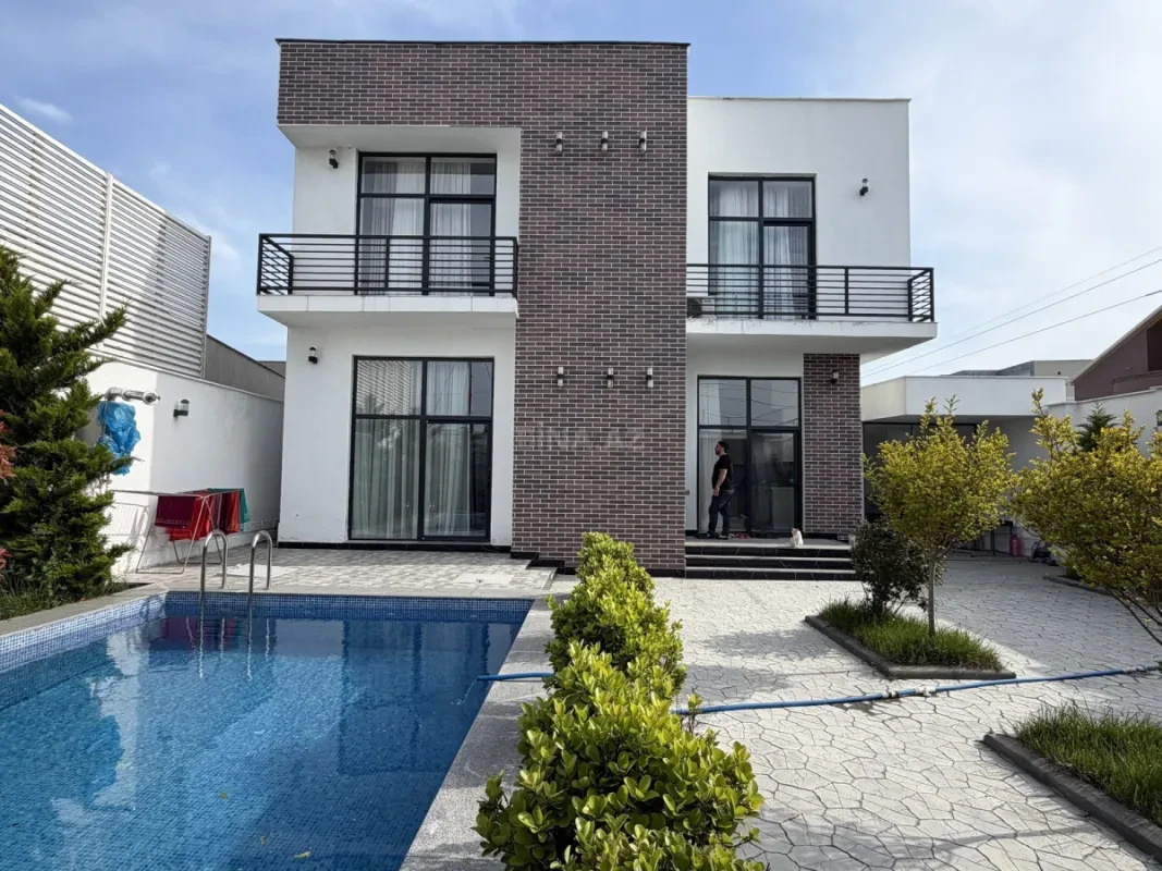 Kirayə verilir 4 otaqlı həyət evi 280 m²