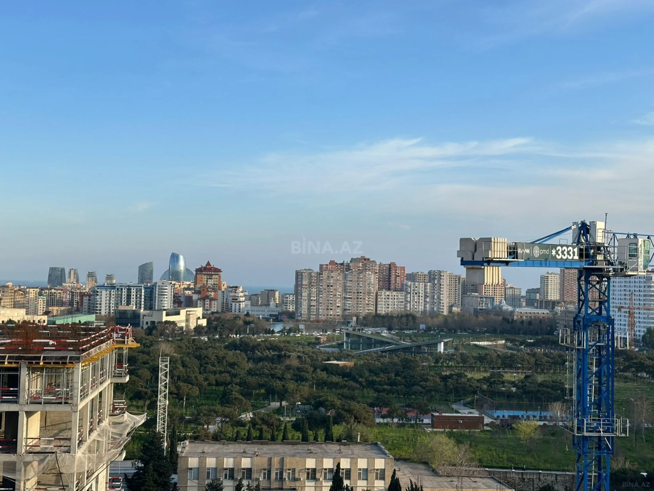 Kirayə verilir 4 otaqlı mənzil 215 m²