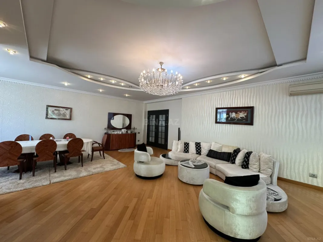 Kirayə verilir 4 otaqlı mənzil 215 m²