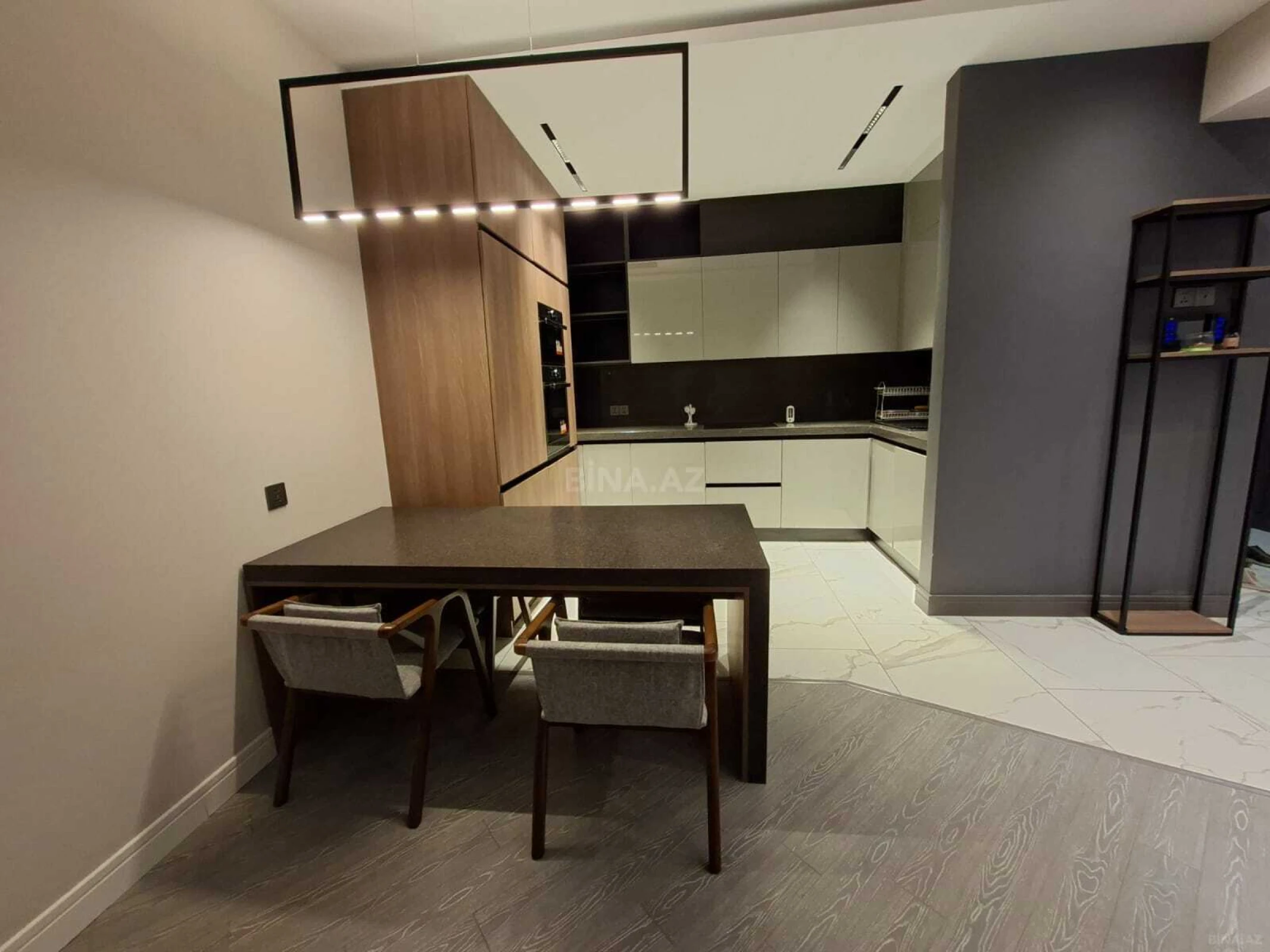 Kirayə verilir 3 otaqlı mənzil 130 m²