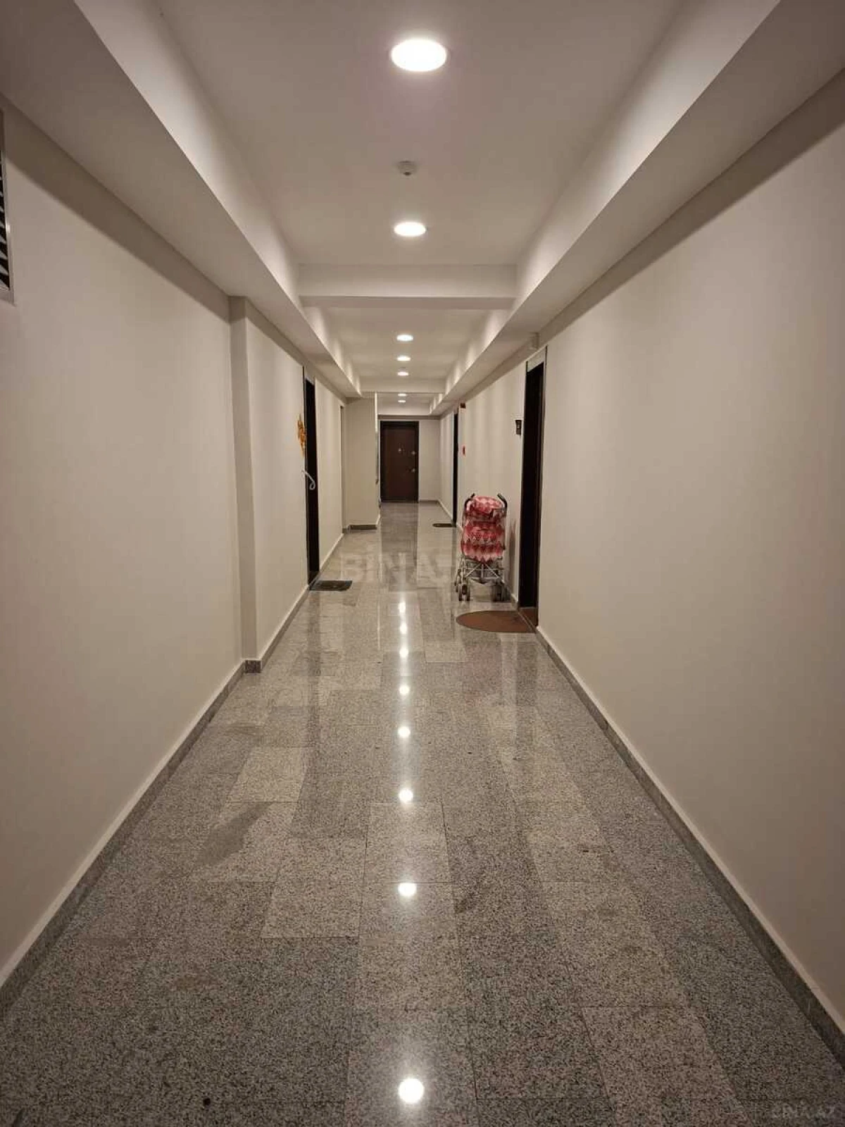 Kirayə verilir 3 otaqlı mənzil 130 m²