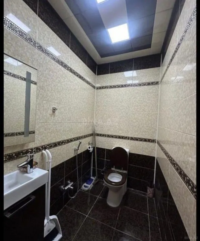 Satılır 7 otaqlı həyət evi 270 m²