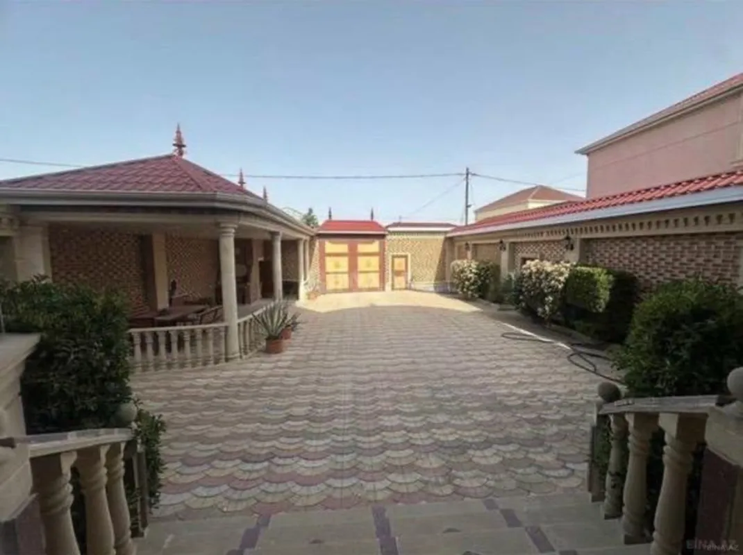 Satılır 7 otaqlı həyət evi 270 m²